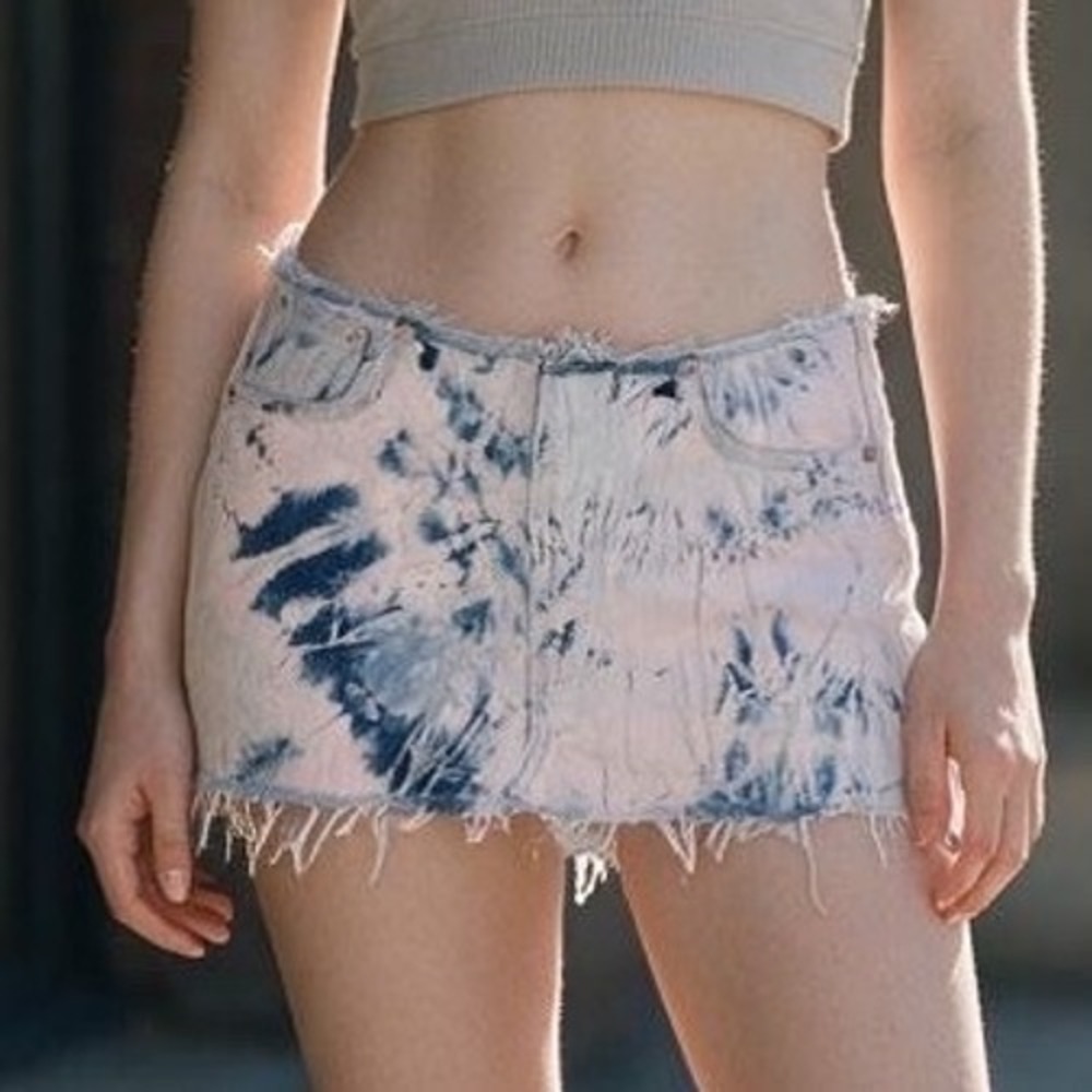 GAP Denim Mini Skirt 28 Blue White Tie Dye Raw Hem Festival Boho Aesthetic